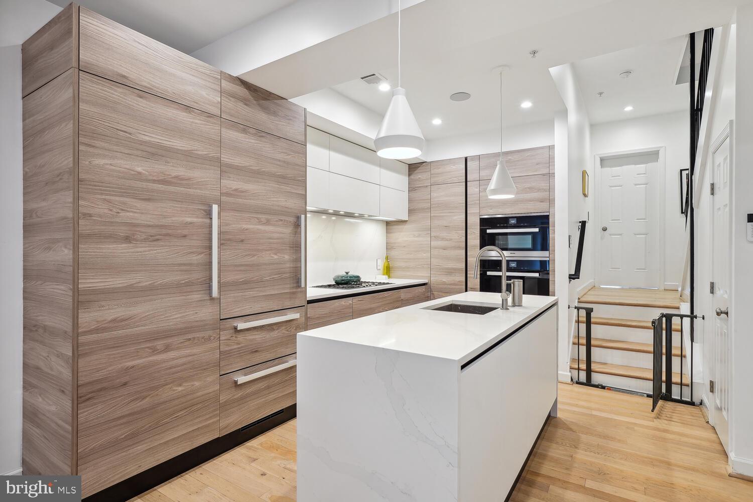 2242 Ontario Road Northwest, Unit 3 Washington, DC 20009 - Photo 5 of 20