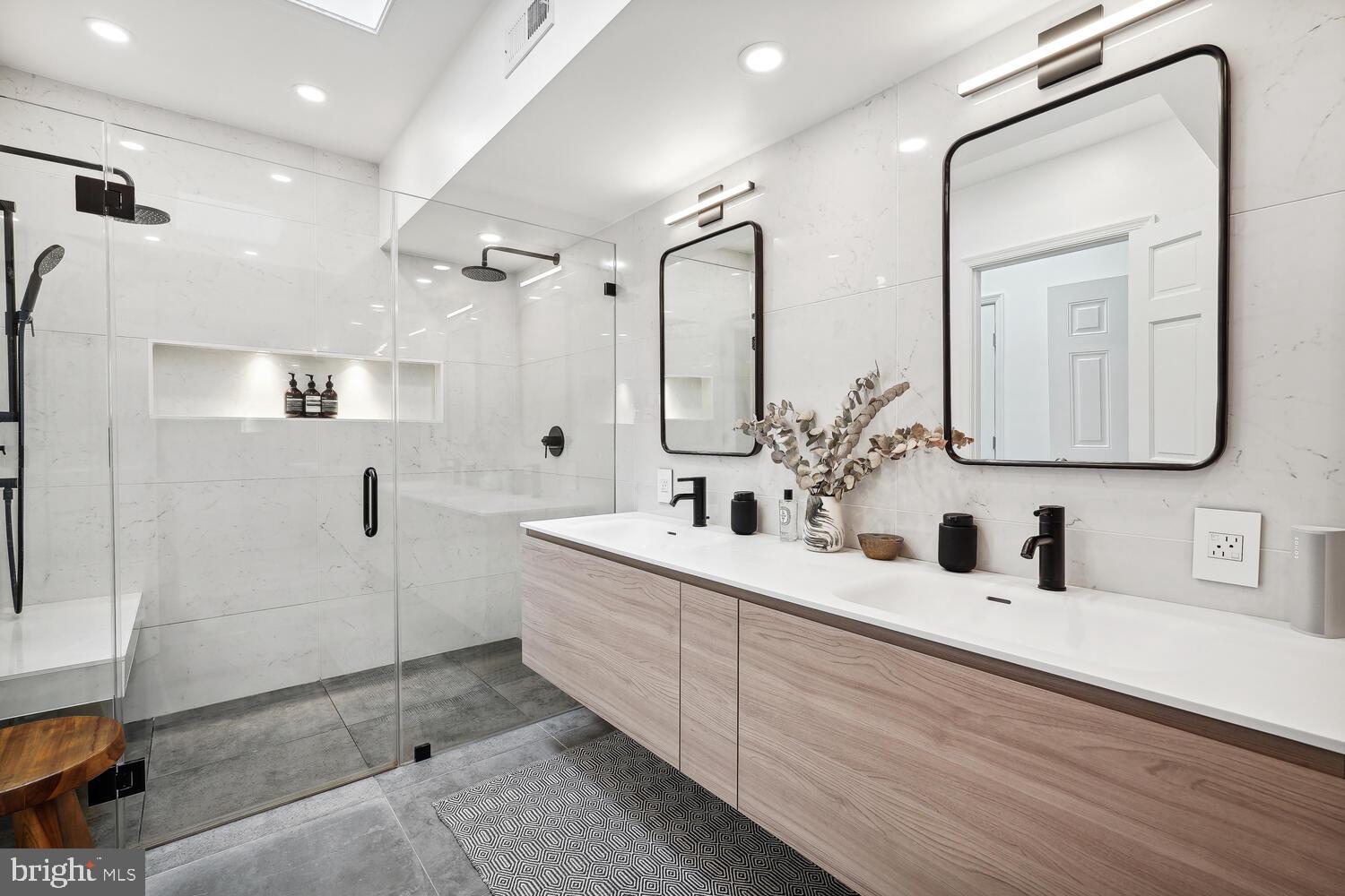 2242 Ontario Road Northwest, Unit 3 Washington, DC 20009 - Photo 9 of 20