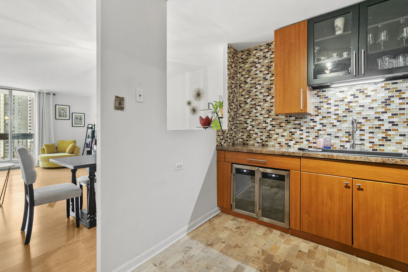 5901 North Sheridan Road, Unit 13F Chicago, IL 60660 - Photo 13 of 32 Gallery Image 13