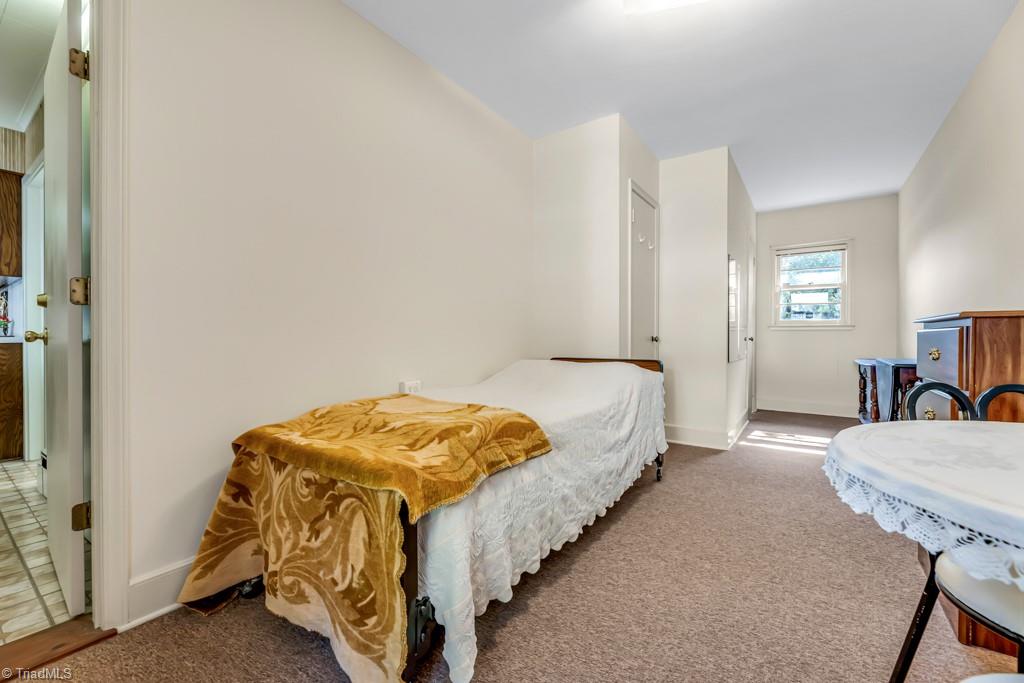 300 Edgedale Drive High Point, NC 27262 - Photo 12 of 34