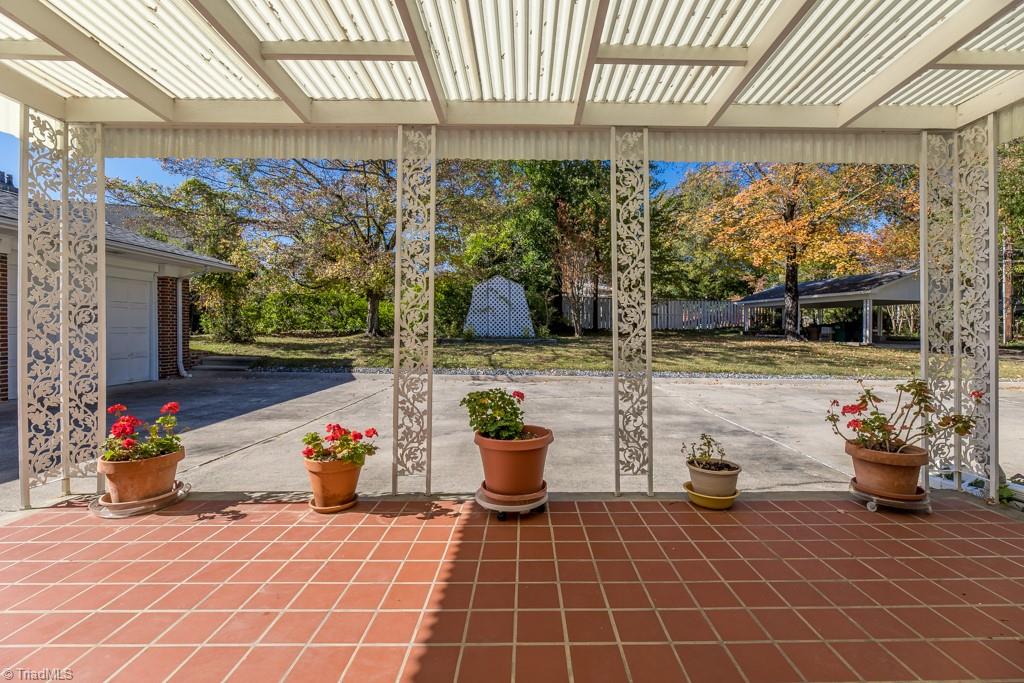 300 Edgedale Drive High Point, NC 27262 - Photo 29 of 34