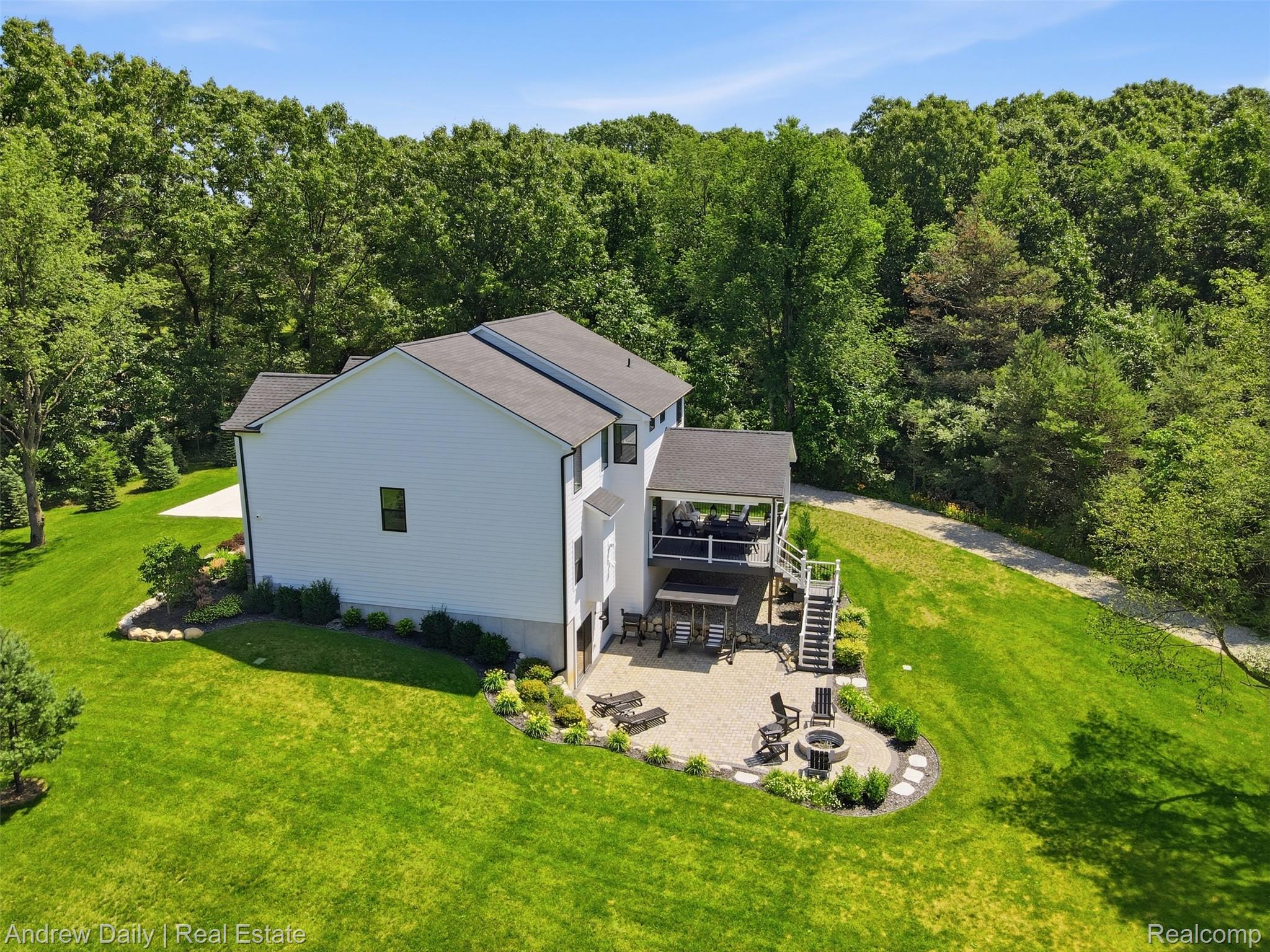 4661 Spears Road Pinckney, MI 48169 - Photo 52 of 56 Side yard