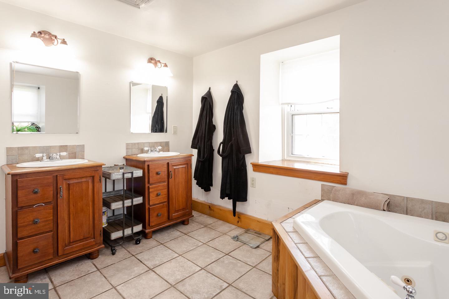 61 7 Stars Road Spring City, PA 19475 - Photo 30 of 91 Master Bedroom Full Bath