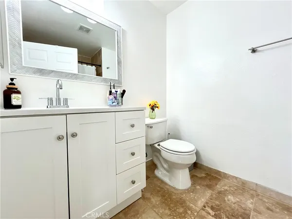 $2,700 | 31946 Del Cielo Este, Bonsall, CA 92003