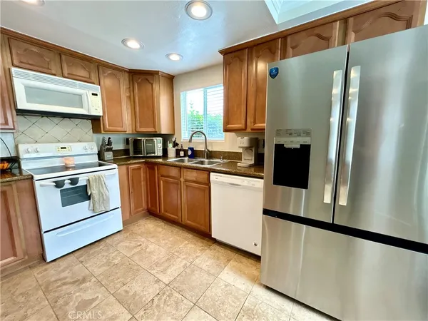 $2,700 | 31946 Del Cielo Este, Bonsall, CA 92003