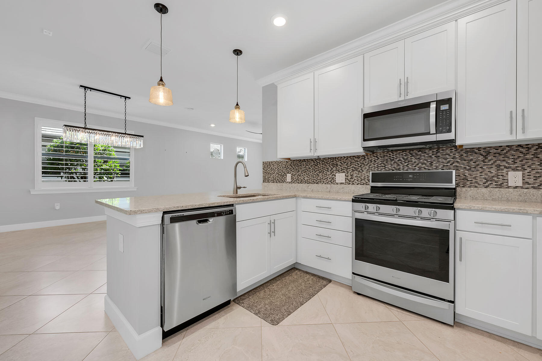 7690 Jacaranda Lane Naples, FL 34114 - Photo 3 of 44 225056443aa