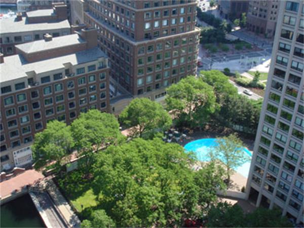85 East India Row, Unit 25D Boston, MA 02110 - Photo 7 of 8 a view of a garden