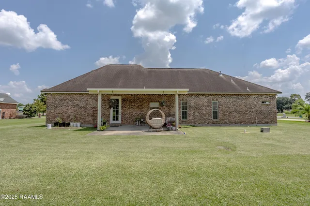 $340,000 | 118 St Marie Circle, Cankton, LA 70584