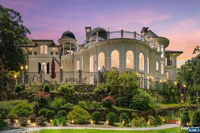 $5,495,000 | 6 Burning Hollow Road, Saddle River, NJ 07458