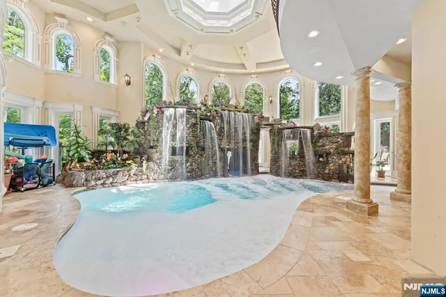 a view of a livingroom with furniture