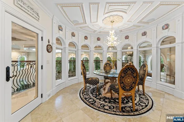 $5,495,000 | 6 Burning Hollow Road, Saddle River, NJ 07458