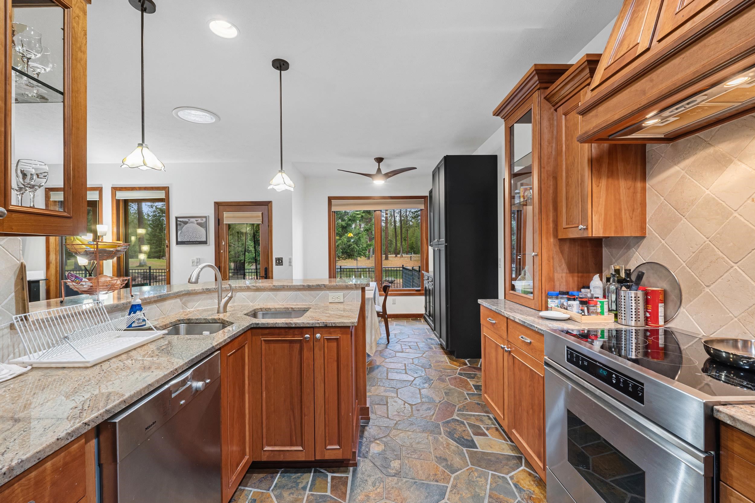 406 Hogan's Way Chewelah, WA 99109 - Photo 21 of 39