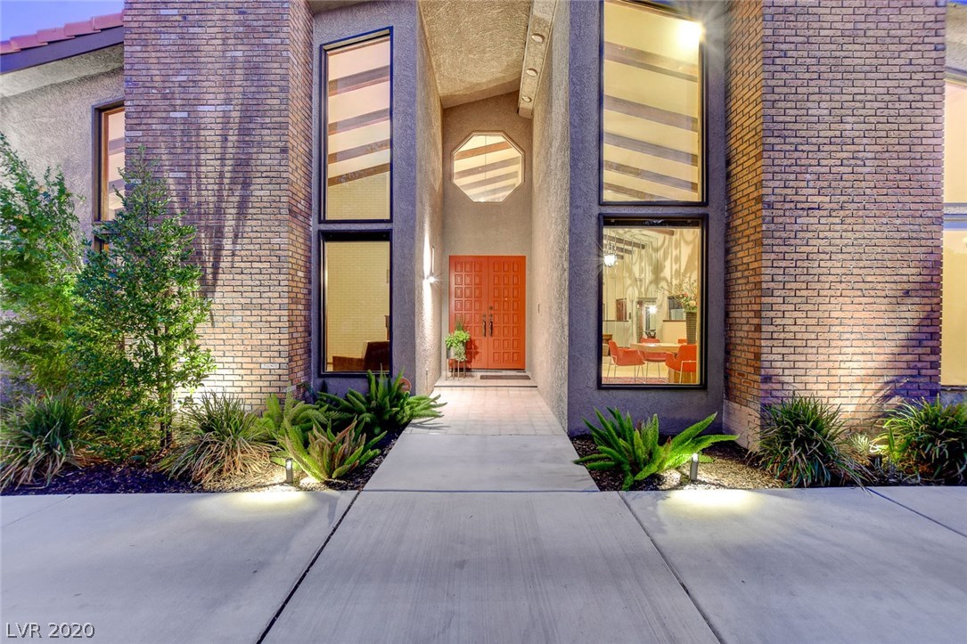 3255 South Lindell Road Las Vegas, NV 89146 - Photo 2 of 50 Gallery Image 2