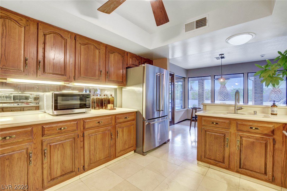 3255 South Lindell Road Las Vegas, NV 89146 - Photo 22 of 50 Gallery Image 22