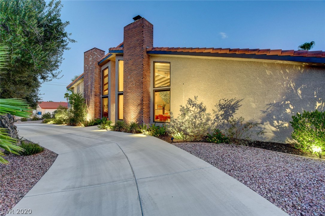 3255 South Lindell Road Las Vegas, NV 89146 - Photo 5 of 50 Gallery Image 5