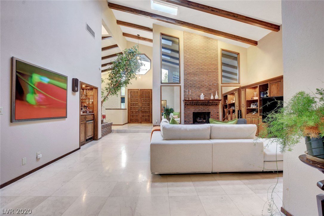 3255 South Lindell Road Las Vegas, NV 89146 - Photo 8 of 50 Gallery Image 8