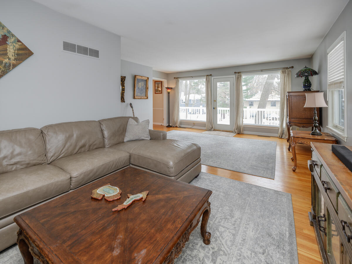 3419 Old Colony Road Kalamazoo, MI 49008 - Photo 9 of 37 3419OldColonyRd-107
