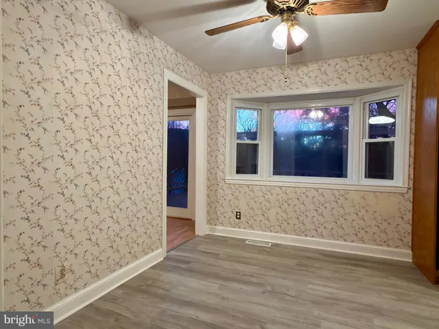 $3,500 | 905 West Poplar Road, Sterling, VA 20164