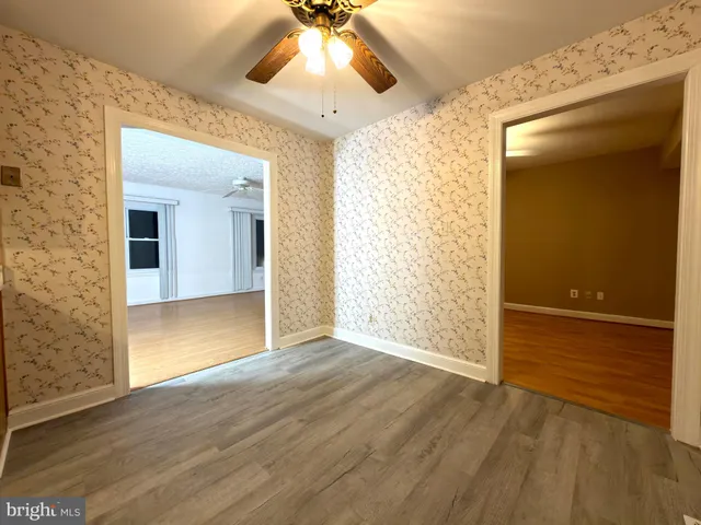 $3,500 | 905 West Poplar Road, Sterling, VA 20164