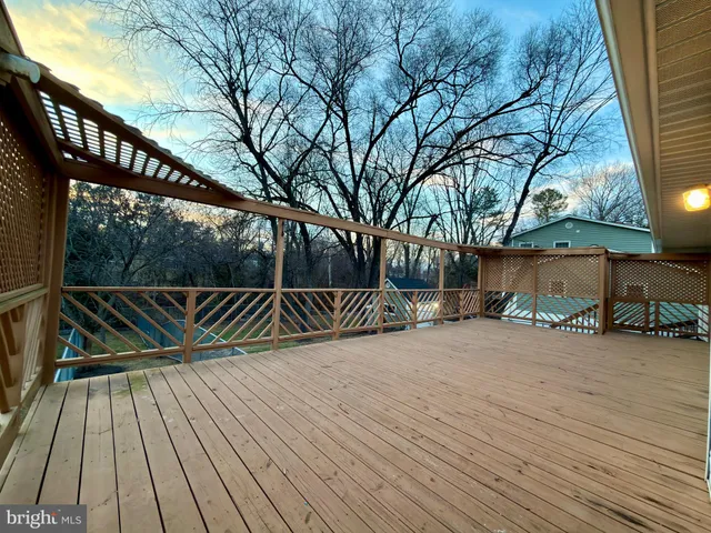 $3,500 | 905 West Poplar Road, Sterling, VA 20164