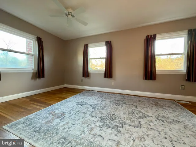 $3,500 | 905 West Poplar Road, Sterling, VA 20164