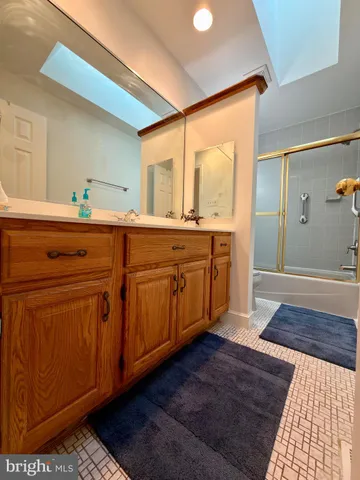 $3,500 | 905 West Poplar Road, Sterling, VA 20164