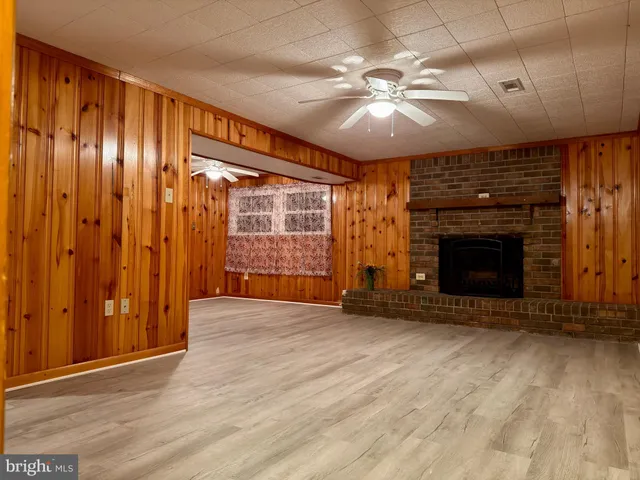 $3,500 | 905 West Poplar Road, Sterling, VA 20164