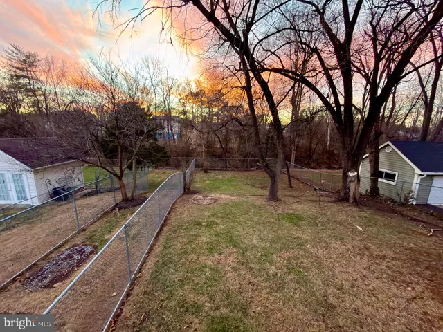 $3,500 | 905 West Poplar Road, Sterling, VA 20164