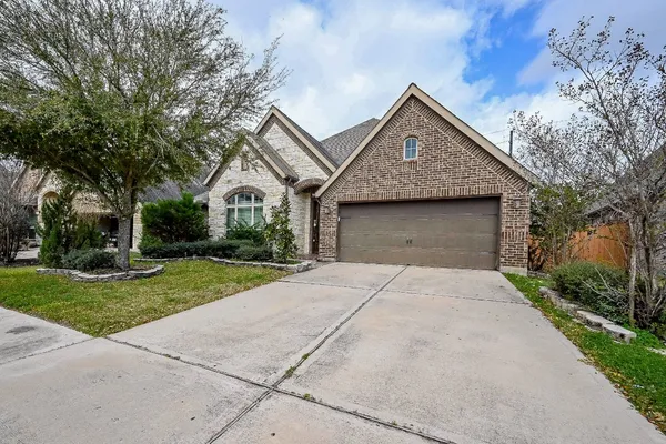 $2,850 | 11230 Dunstan Hill Drive, Richmond, TX 77407