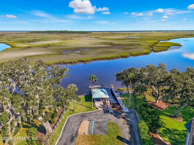 a picture of city view