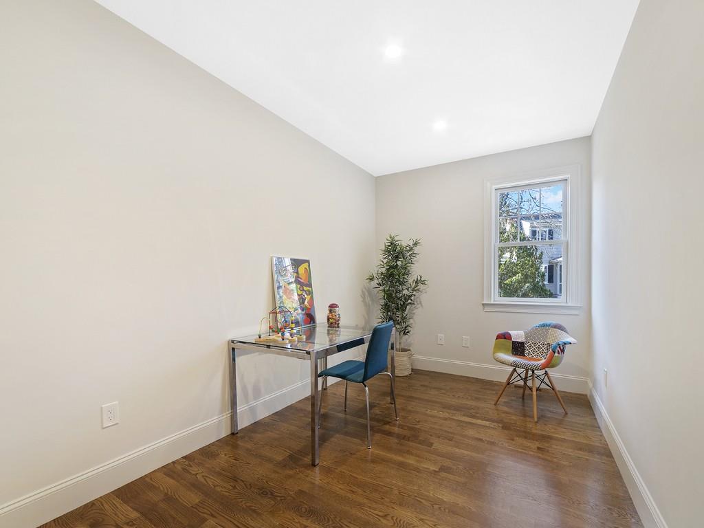 10 Elinor Road Newton, MA 02461 - Photo 4 of 28 Gallery Image 4