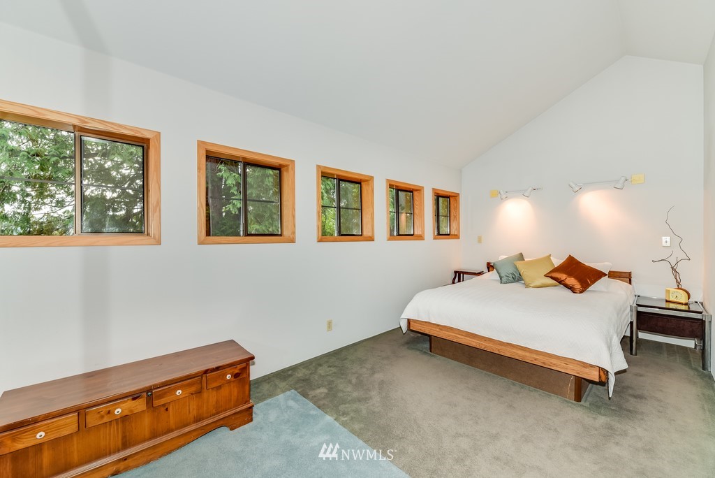 10436 Northeast 187th Street Bothell, WA 98011 - Photo 12 of 25 Gallery Image 12