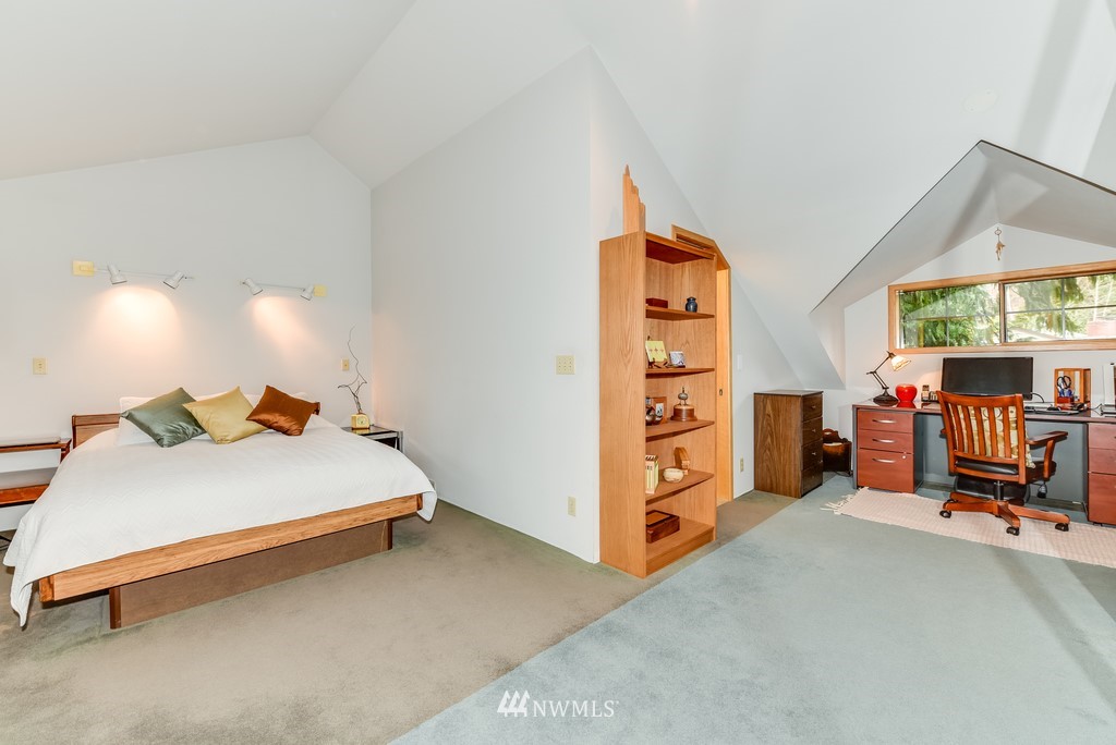 10436 Northeast 187th Street Bothell, WA 98011 - Photo 13 of 25 Gallery Image 13