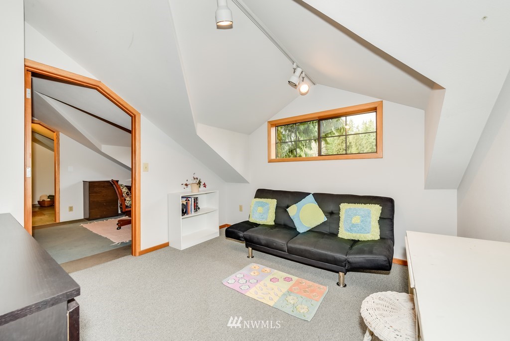 10436 Northeast 187th Street Bothell, WA 98011 - Photo 16 of 25 Gallery Image 16