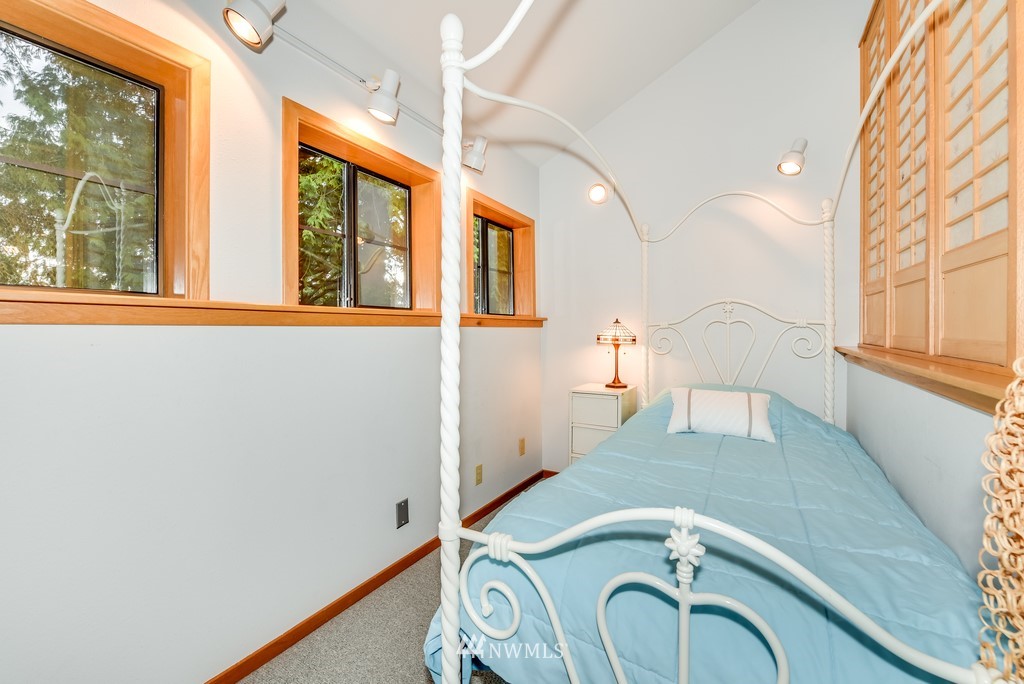 10436 Northeast 187th Street Bothell, WA 98011 - Photo 17 of 25 Gallery Image 17