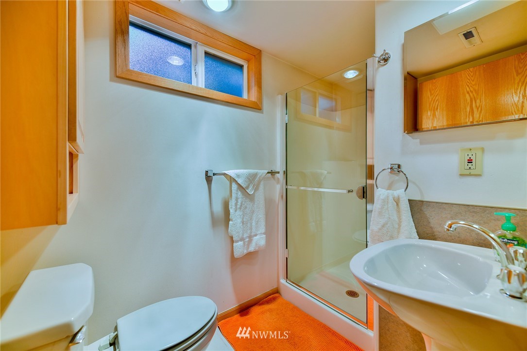 10436 Northeast 187th Street Bothell, WA 98011 - Photo 19 of 25 Gallery Image 19
