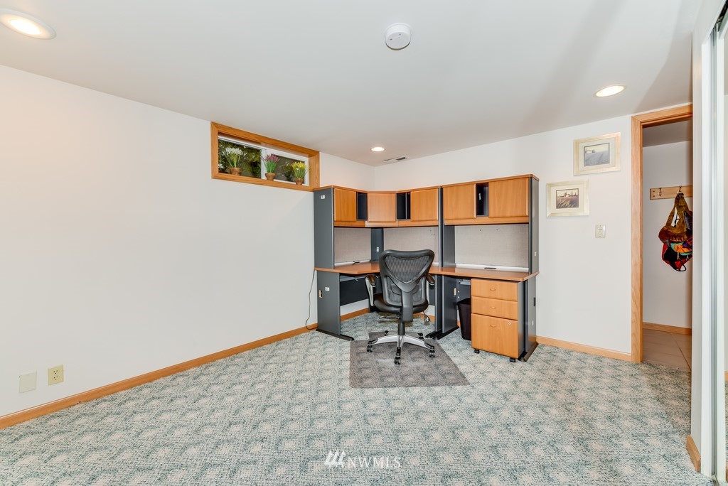 10436 Northeast 187th Street Bothell, WA 98011 - Photo 20 of 25 Gallery Image 20