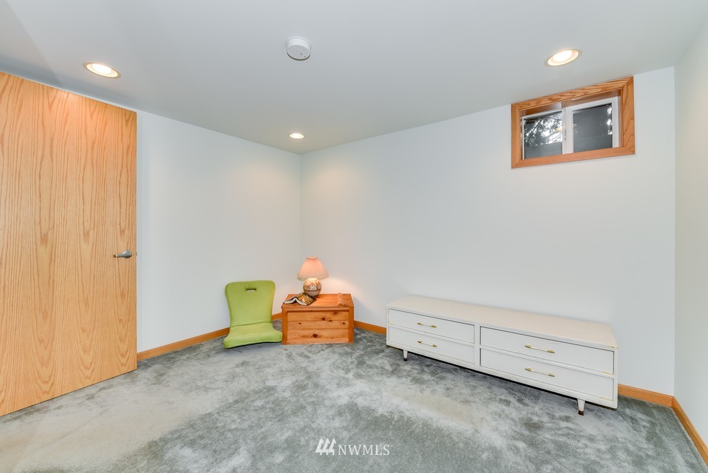 10436 Northeast 187th Street Bothell, WA 98011 - Photo 21 of 25 Gallery Image 21