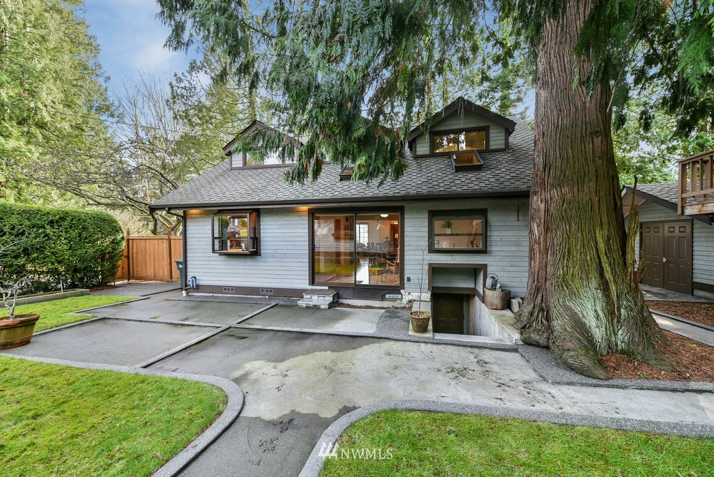 10436 Northeast 187th Street Bothell, WA 98011 - Photo 24 of 25 Gallery Image 24