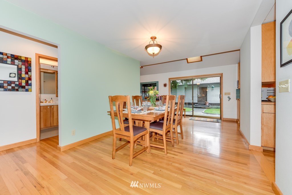 10436 Northeast 187th Street Bothell, WA 98011 - Photo 5 of 25 Gallery Image 5
