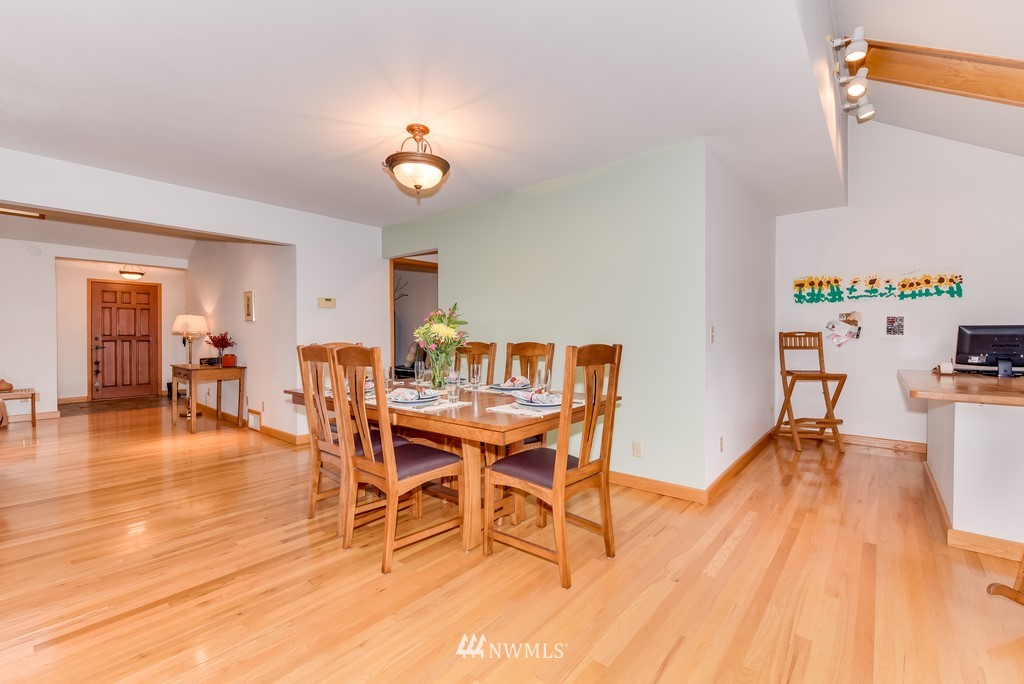 10436 Northeast 187th Street Bothell, WA 98011 - Photo 9 of 25 Gallery Image 9