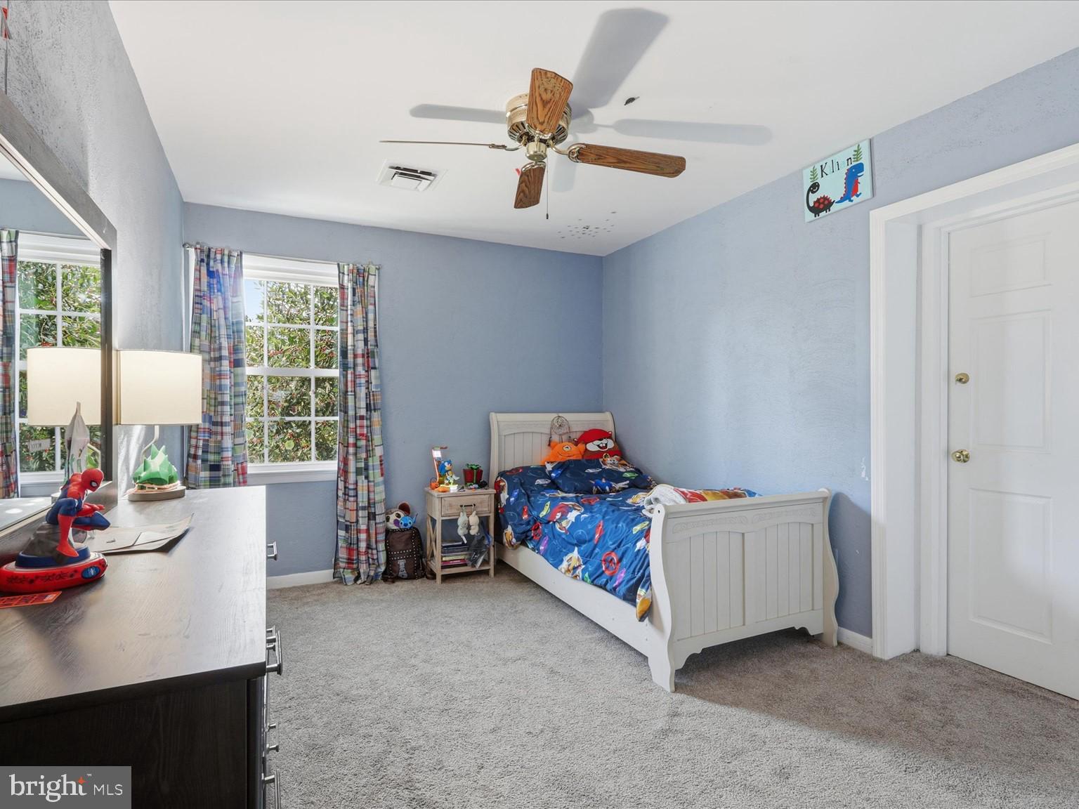 11130 Chapel Road Fairfax Station, VA 22039 - Photo 20 of 55 a living room with furniture and a large window
