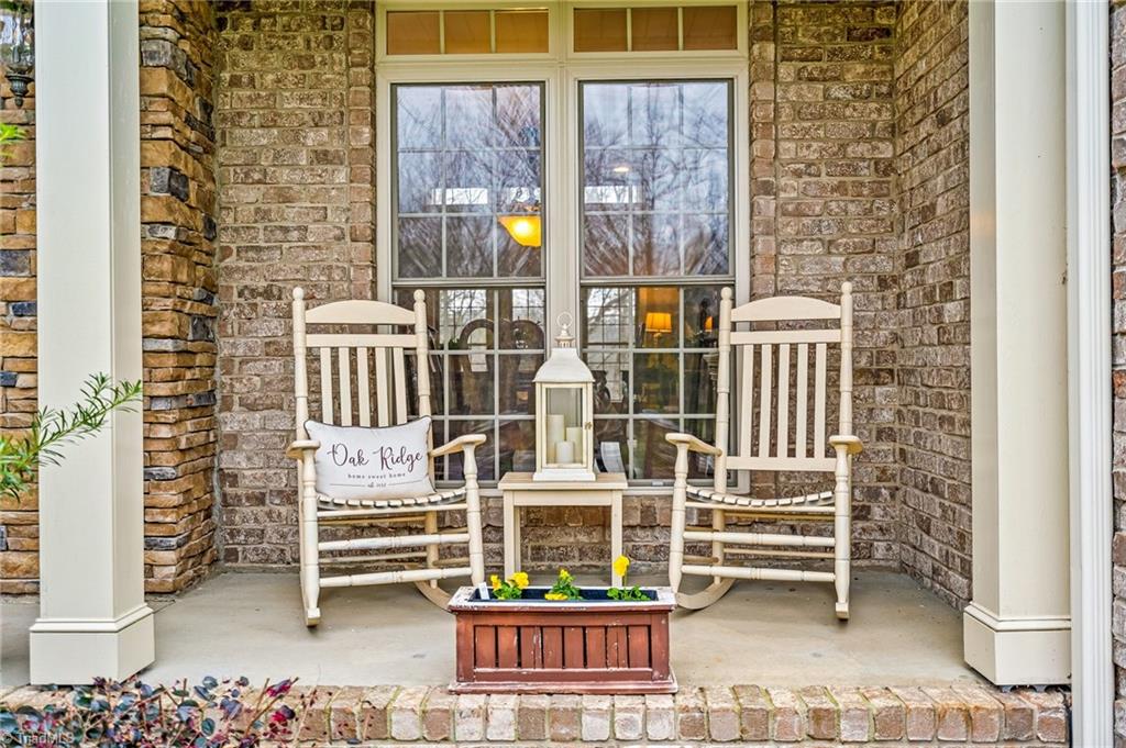 5005 Robdot Drive Oak Ridge, NC 27310 - Photo 4 of 50