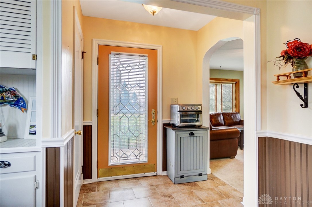 4788 West National Road Springfield, OH 45504 - Photo 5 of 40