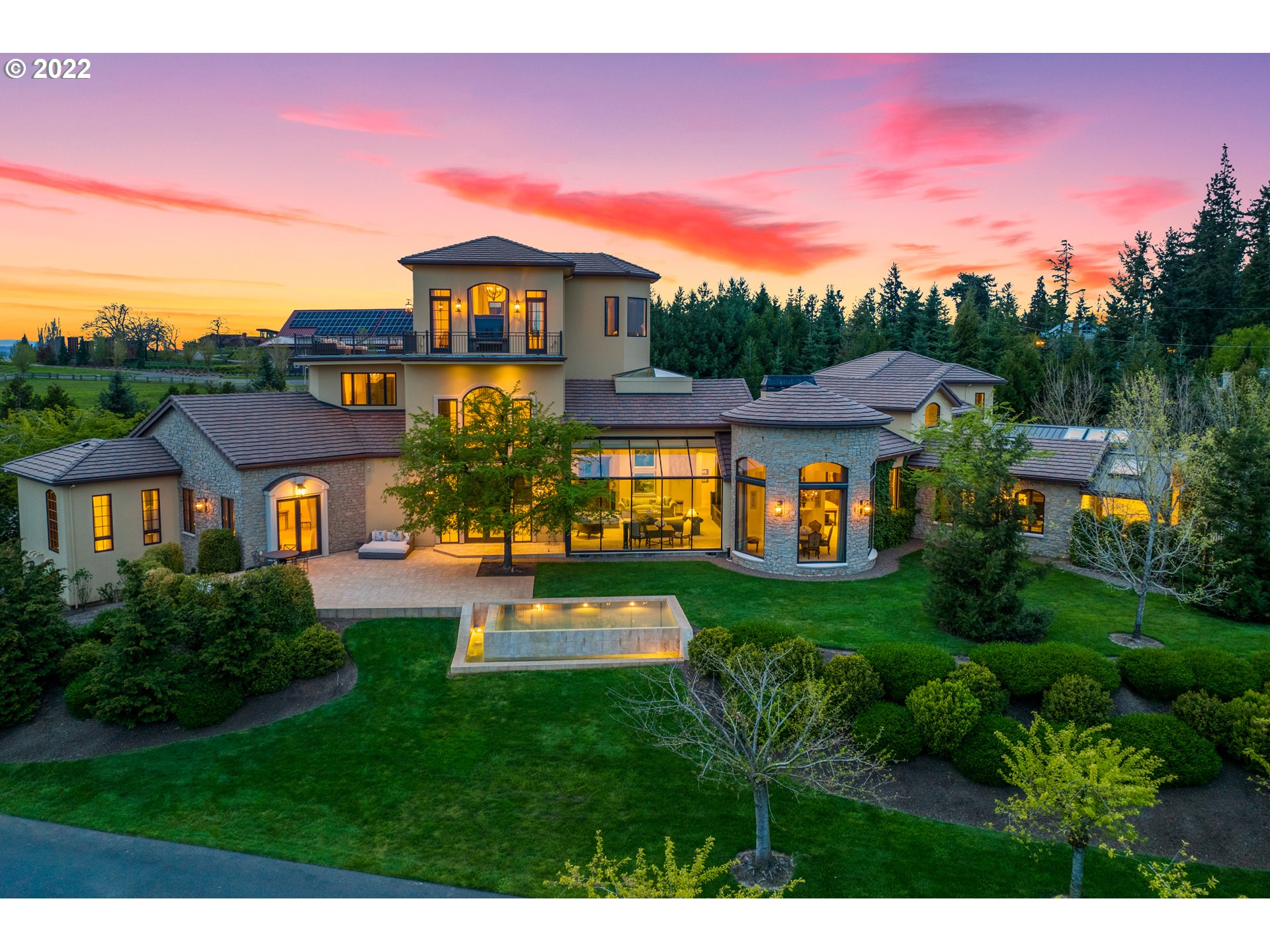 1700 Southwest Schaeffer Road West Linn, OR 97068 - Photo 1 of 32 Gallery Image 1