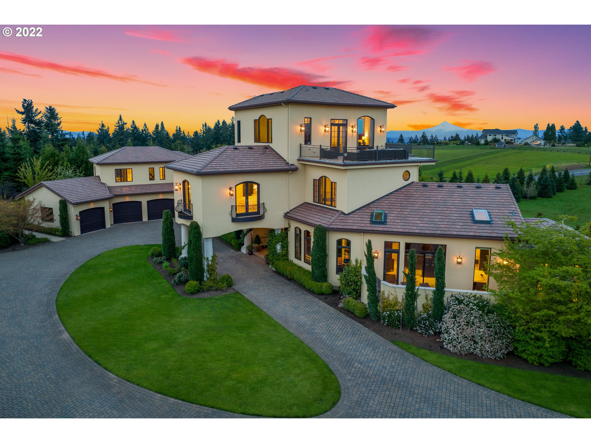 1700 Southwest Schaeffer Road West Linn, OR 97068 - Photo 2 of 32 Gallery Image 2