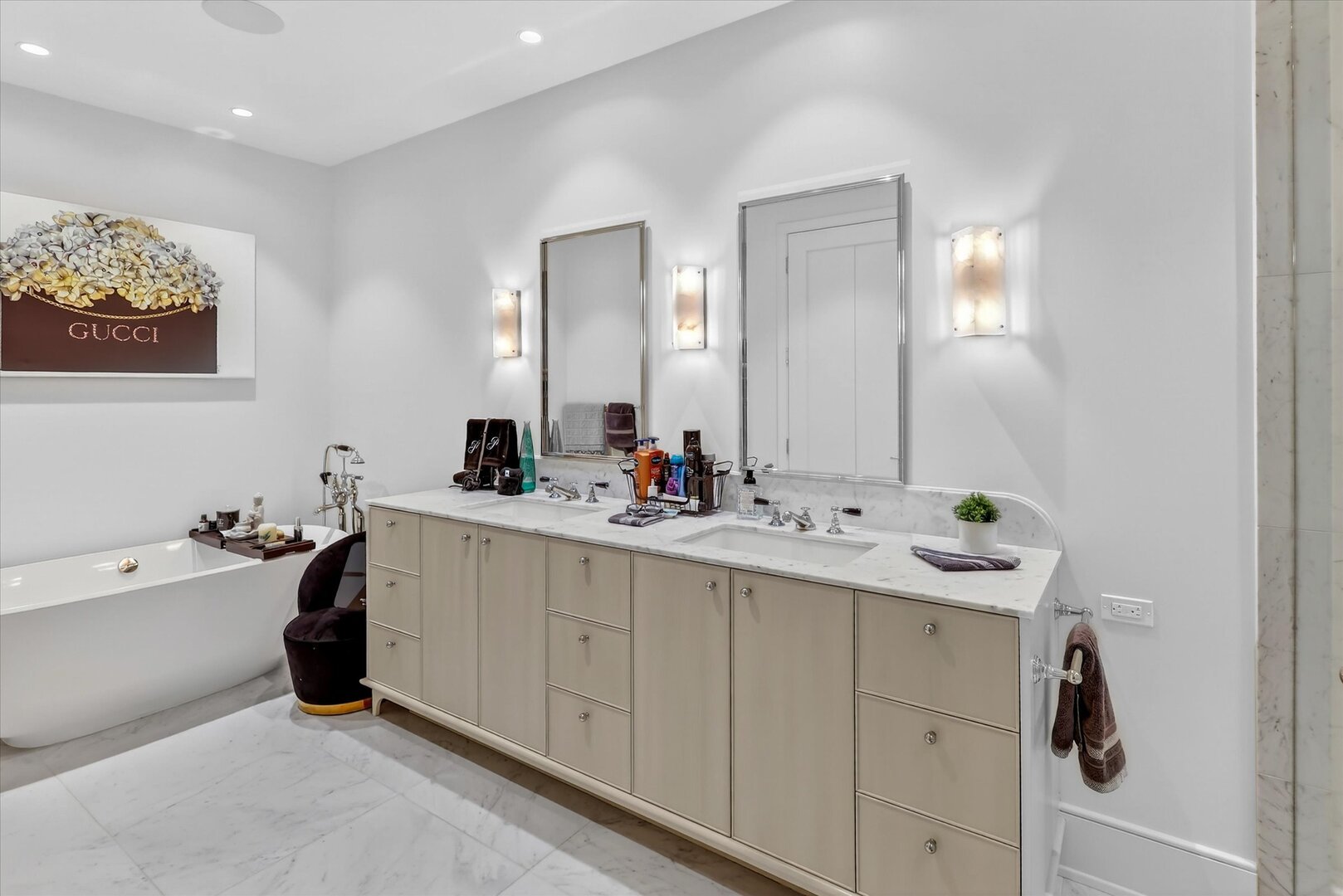 21 North May Street, Unit 501 Chicago, IL 60607 - Photo 63 of 82 a bathroom with a double vanity sink mirror and bathtub