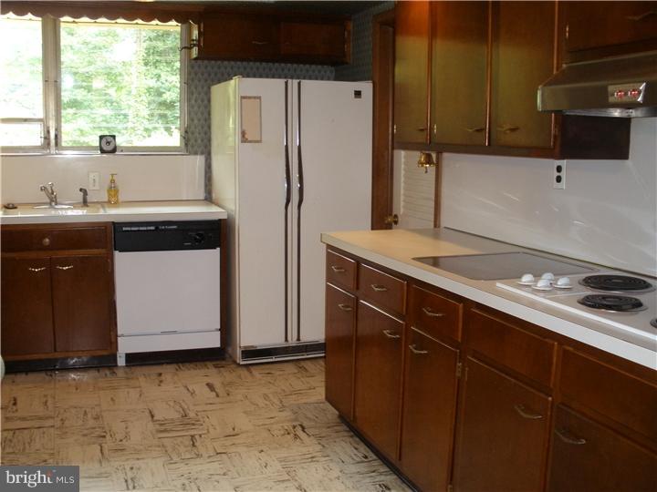 660 Stetson Road Elkins Park, PA 19027 - Photo 14 of 25 Kitchen