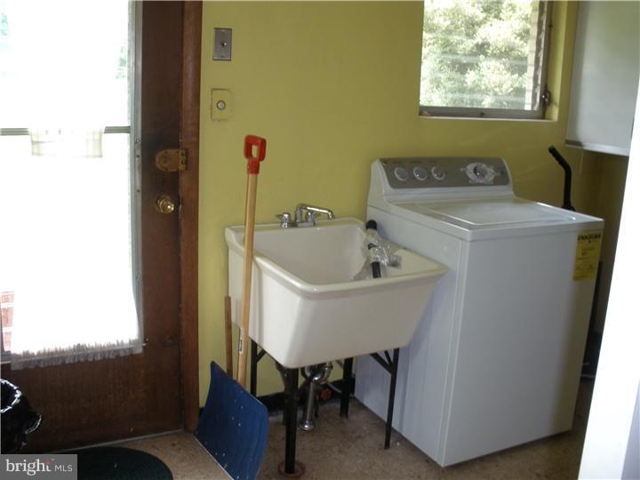660 Stetson Road Elkins Park, PA 19027 - Photo 15 of 25 Laundry Room