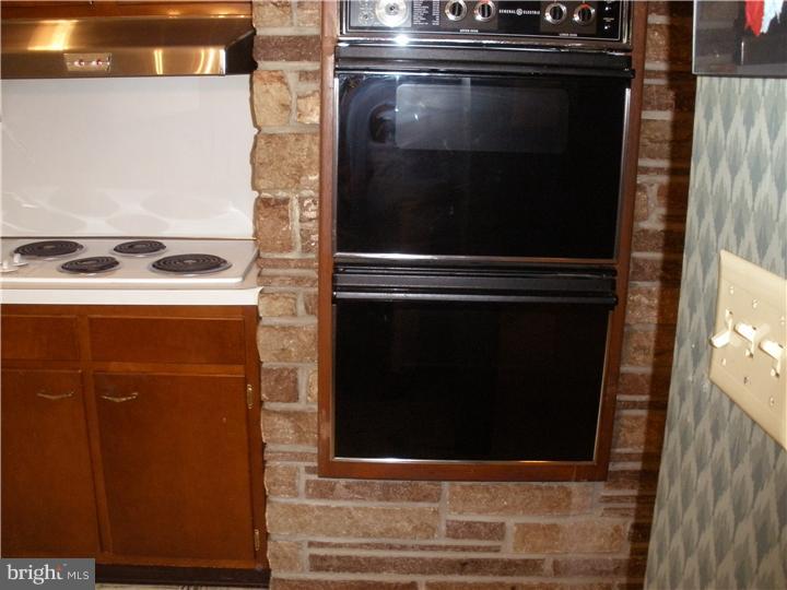 660 Stetson Road Elkins Park, PA 19027 - Photo 16 of 25 Kitchen